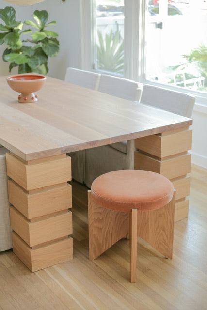 MAIA DINING TABLE